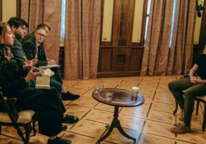 Ukrayna Devlet Başkanı Zelenski: “Beyaz Saray’ın ikircikli tavrı hayatlara mâl oluyor”