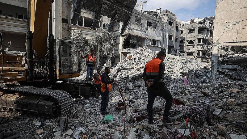 İsrail’in 247 gündür saldırılarını sürdürdüğü Gazze’de can kaybı 37 bin 84’e çıktı