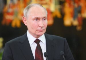 Putin Rusya’nın Kuzey Kore’ye silah gönderebileceğini söyledi, ABD tepki gösterdi