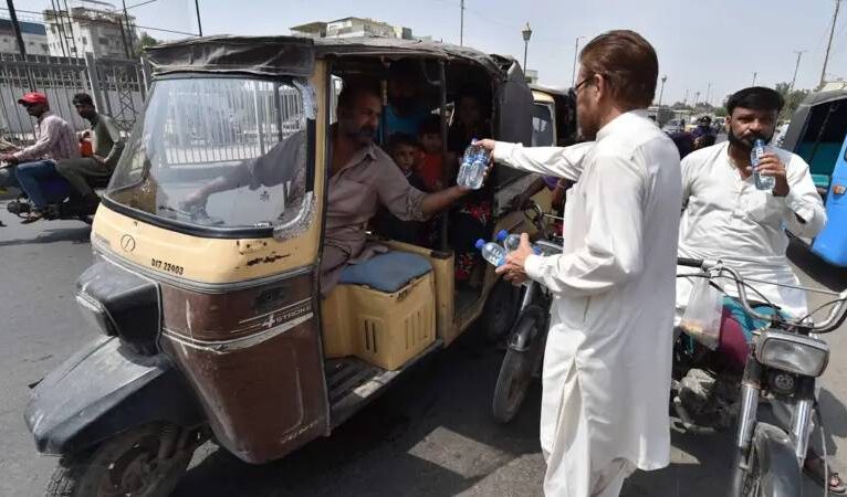 Pakistan’da aşırı sıcaklar 6 günde 500’den fazla kişinin ölümüne yol açtı