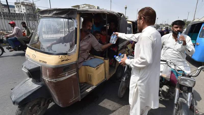 Pakistan’da aşırı sıcaklar 6 günde 500’den fazla kişinin ölümüne yol açtı