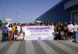 CTP’li kadınlar Ercan’daki fuarı bastı: Yurdumuz satılık değil!