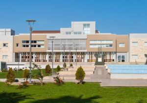 DAÜ Rektörlüğü: Enstitü müdürü atama süreci mevzuata uygun yürütülüyor