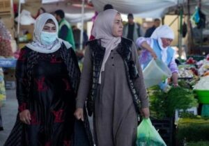 Tacikistan’da türban ve dini bayram yasağı: “Hurafeleri ve bağnazlığı önlemek amacıyla”