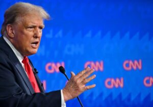 Trump’tan Biden’a “kuralsız” münazara teklifi