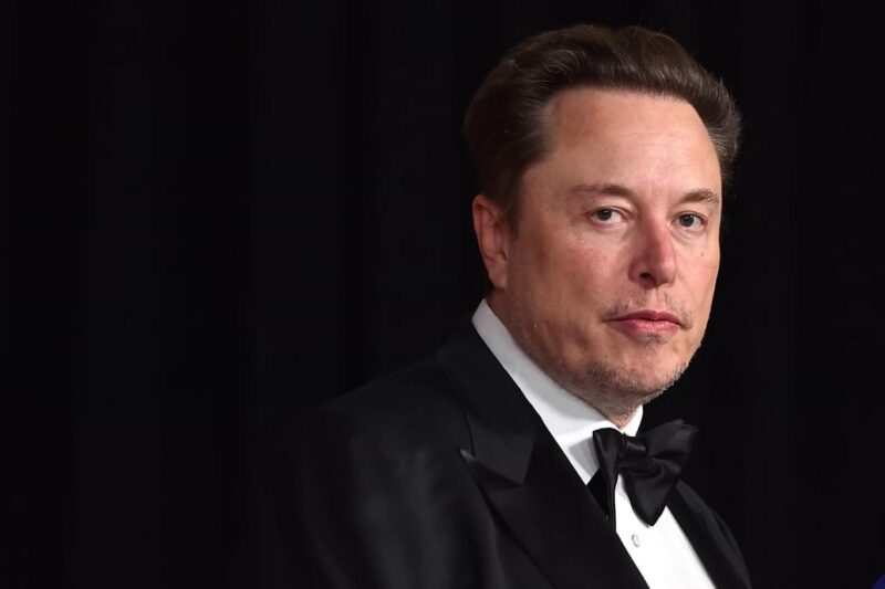 Elon Musk’ın trans kızı, milyarderi zalim ve kayıp bir baba olmakla suçladı