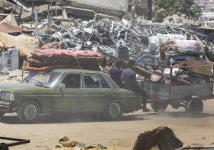 UNRWA: İsrail’in tahliye emri sonrası Han Yunus’ta 250 bin kişi yerinden edildi