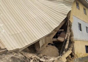 Öğrenciler sınavdayken okul çöktü; 22 kişi öldü