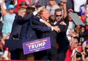 Donald Trump’a miting sırasında suikast girişimi