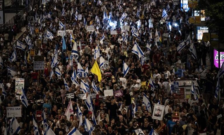 İsrailliler esir takası anlaşması ve erken seçim talebiyle sokaklara indi