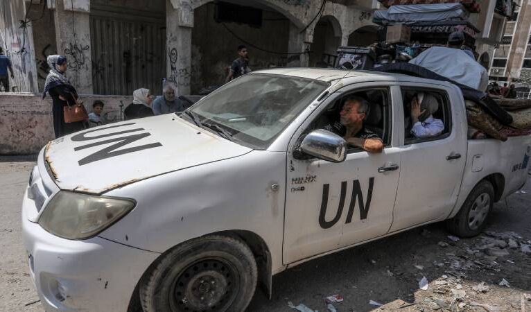 Gazze’ye giden BM konvoyuna İsrail güçleri tarafından yoğun ateş açıldı
