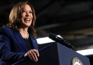 Rüzgar tersine dönüyor: Harris birçok eyalette Trump’la arasındaki farkı kapattı