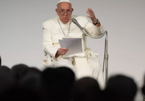 Papa Francis: “Demokrasi iyi durumda değil”