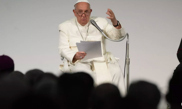 Papa Francis: “Demokrasi iyi durumda değil”