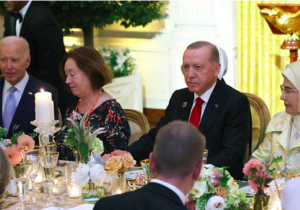 Erdoğan, ABD Başkanı Biden’ın verdiği resmi yemeğe katıldı