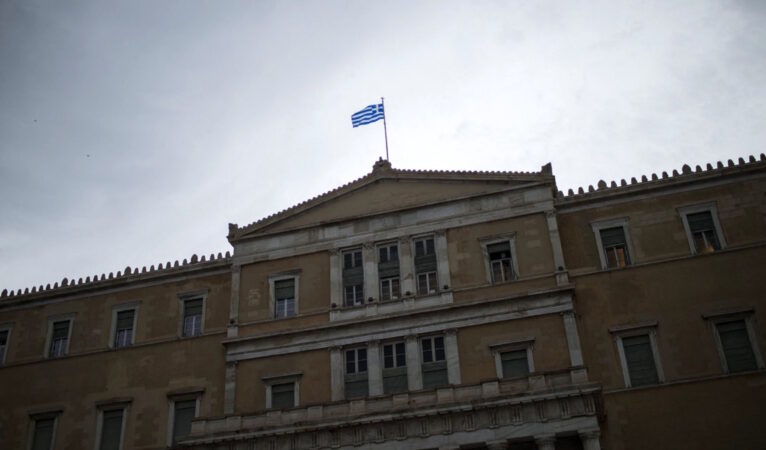 Kıbrıs: Yunan dış politikasının önceliği olmaya devam ediyor