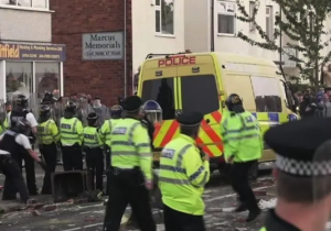 İngiltere’de üç kız çocuğunun öldürüldüğü Southport’ta gerginlik: 39 polis yaralandı, Başbakan Starmer göstericileri kınadı