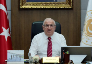 Yunan Bakanın, “Bir gece ansızın F-35’lerle Ankara’ya gelebiliriz” sözlerine cevap: “Turist olarak bekliyoruz”