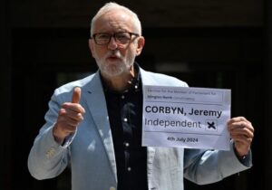İşçi Partisi’nden ihraç edilen Jeremy Corbyn, yüzde 49 ile seçildi