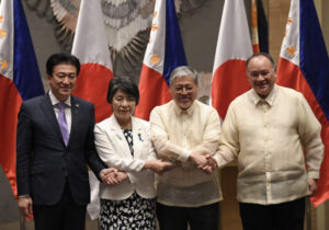 Japonya ve Filipinler, Çin tehdidine karşı savunma anlaşması imzaladı