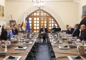 Hristodulidis, Kıbrıs sorunundaki kritik gelişmeleri Ulusal Konsey’e sundu: Partilerden çarpıcı tepkiler