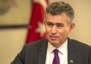Metin Feyzioğlu’ndan Özgür Özel’e yanıt: “Görmedim bile”