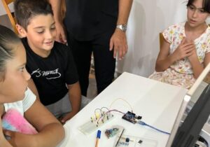 İskele’de robotik kodlama eğitimlerinde proje dönemi: Gençler geleceğe umutla bakıyor