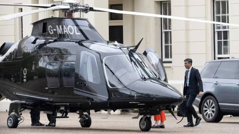 Britanya’nın İşçi Partili Başbakanı Starmer, Sunak döneminde kullanılan 40 milyon sterlinlik VIP helikopter sözleşmesini iptal edecek