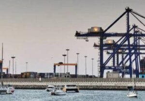 Namibya İsrail’e silah taşıyan geminin kara sularına ve limana girişini engelledi
