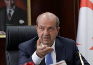 Tatar’dan yalanlama: “Davet yok, Hristodulidis oldu bittiler yaratma peşinde”