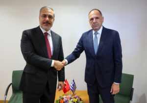Türk ve Yunan dışişleri bakanları Brüksel’de görüştü