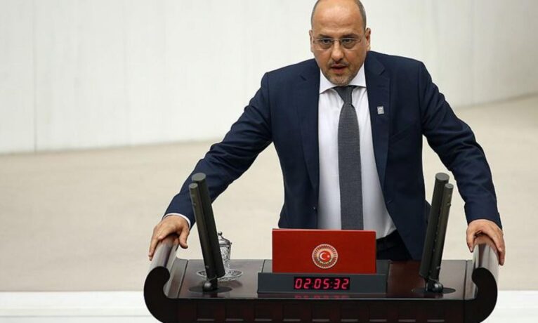 TİP Milletvekili Ahmet Şık: “Muhalefet partileri olarak Meclis’i terk edelim, AKP-MHP baş başa kalsın”