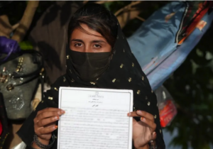 Afganistan’da mahkemeler önceki kararları bozuyor; kadın hakimler görevden uzaklaştırılıyor