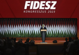 Kadına şiddet uygulayan Macar Avrupa Parlamentosu üyesi istifa etti