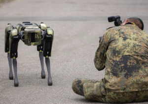 İngiltere’den Ukrayna’ya ‘robot savaş köpeği’ desteği