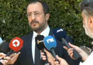 Hristodulidis, Tatar’a yanıt verdi: “Zayıf olduğu ve tartışmaktan korktuğu açık”