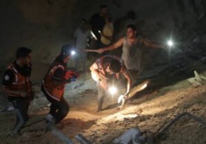 İsrail’in Han Yunus’a düzenlediği hava saldırısında 40 kişi hayatını kaybetti