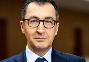 Almanya Gıda ve Tarım Bakanı Cem Özdemir, “Kızım için endişeleniyorum” dedi; mülteciler için “sert önlemler” istedi