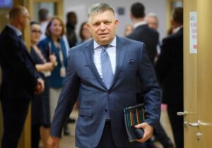 Mayısta suikaste uğramıştı I Slovakya Başbakanı Fico’ya zarf içinde kurşun gönderildi