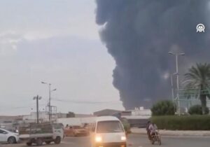 İsrail Yemen’e saldırdı: Limanlar ve elektrik santralleri bombalandı