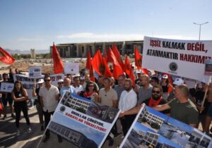 “Külliye binası hastane ve okul yapılsın, konteynerlere de milletvekilleri ve bakanlar yerleşsin”