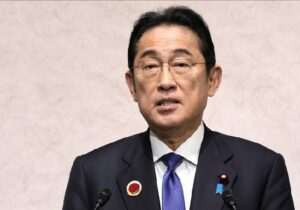 Japonya’da Başbakan Kişida Fumio ve kabinesi istifa etti