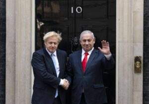 Boris Johnson’dan Netanyahu itirafı: “Ziyaretinden sonra banyoda casus dinleme cihazı bulundu”