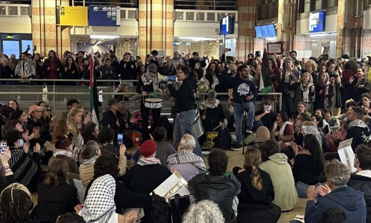 Amsterdam’da halk Filistin için sokaklarda: “Bu soykırım artık bitmeli!”