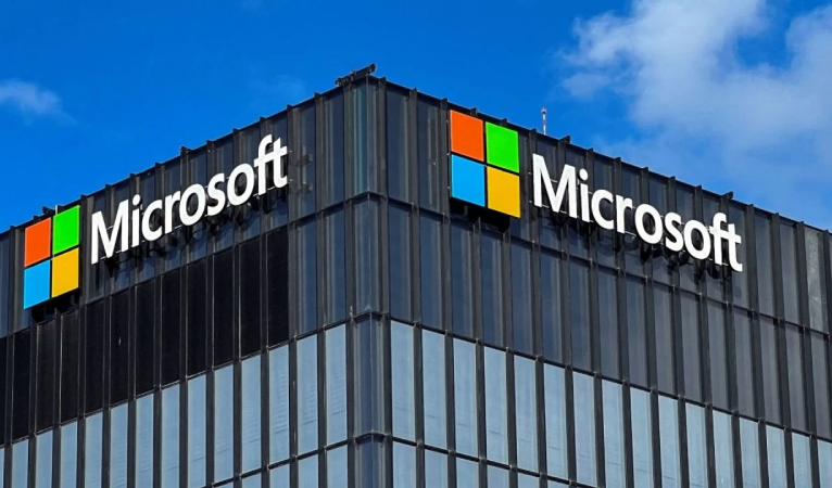 Microsoft, Gazze’de hayatını kaybedenler için sessiz protesto düzenleyen iki çalışanını işten çıkardı