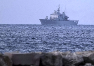 İçinde 16 göçmen bulunan ilk İtalyan gemisi Arnavutluk’a ulaştı