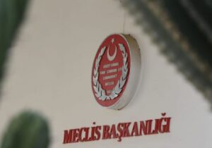 Kriz devam ediyor: UBP grubu Başkan adayını belirleyemedi, Töre Meclis’i kapatıp, gitti!