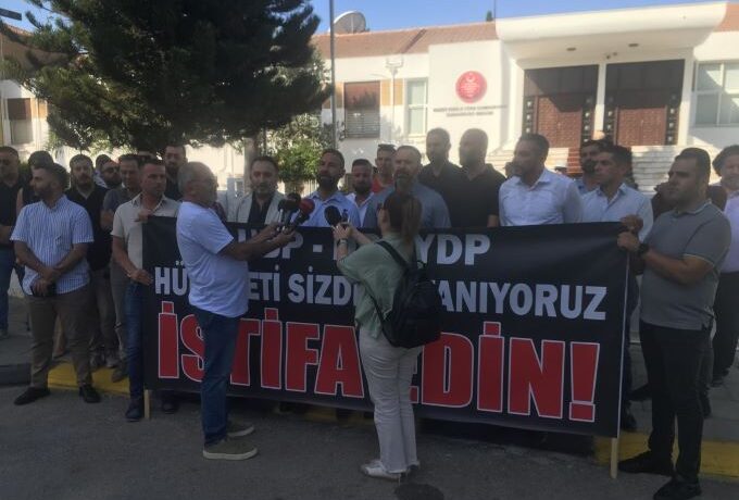 Sendikalardan hükümete sert tepki: “Halk ekonomik sıkıntılarla boğuşurken hükümet kurultay peşinde”