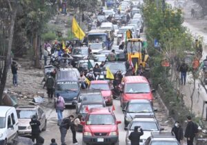 Binlerce yerinden edilen kişi, kırılgan ateşkes ortamında Güney Lübnan’a döndü