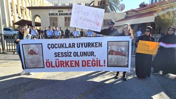 Sağlıkta ihmal isyanı: Sivil toplum ayakta, Bakan istifa!